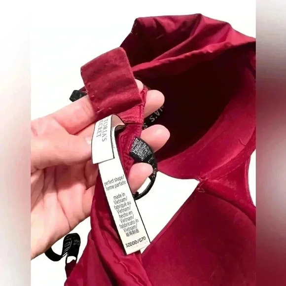 VICTORIAS SECRET RED PADDED BRA 32DDD❤️❤️ - Picture 3 of 3